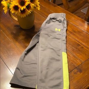 UA boys size 4 pants grey and yellow